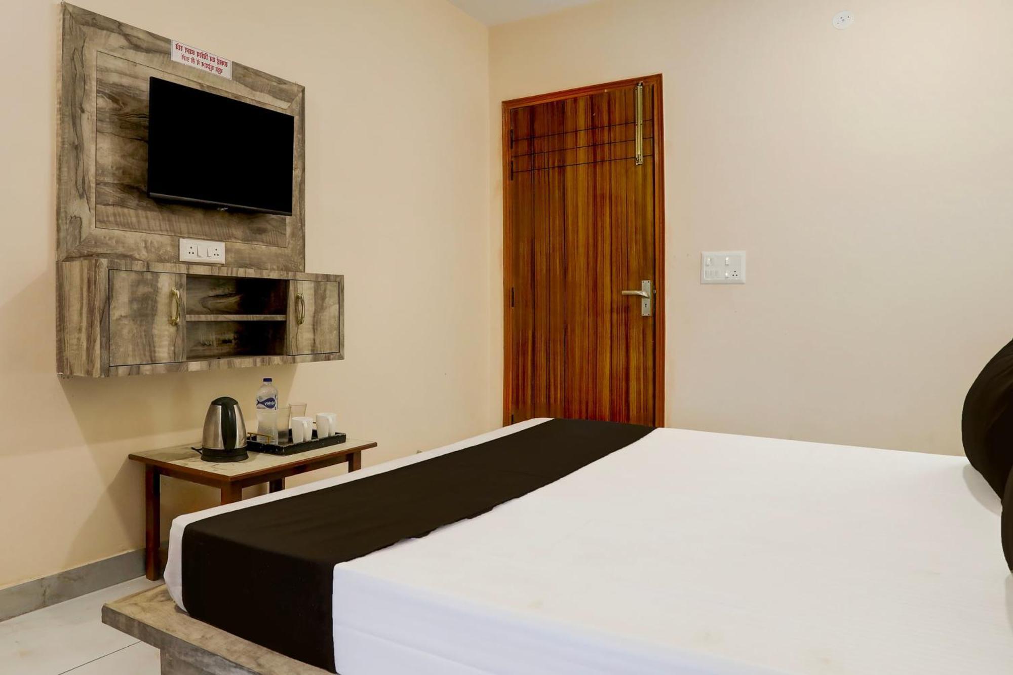 Hotel O Rana Hotel & Restaurant Мирут Екстериор снимка