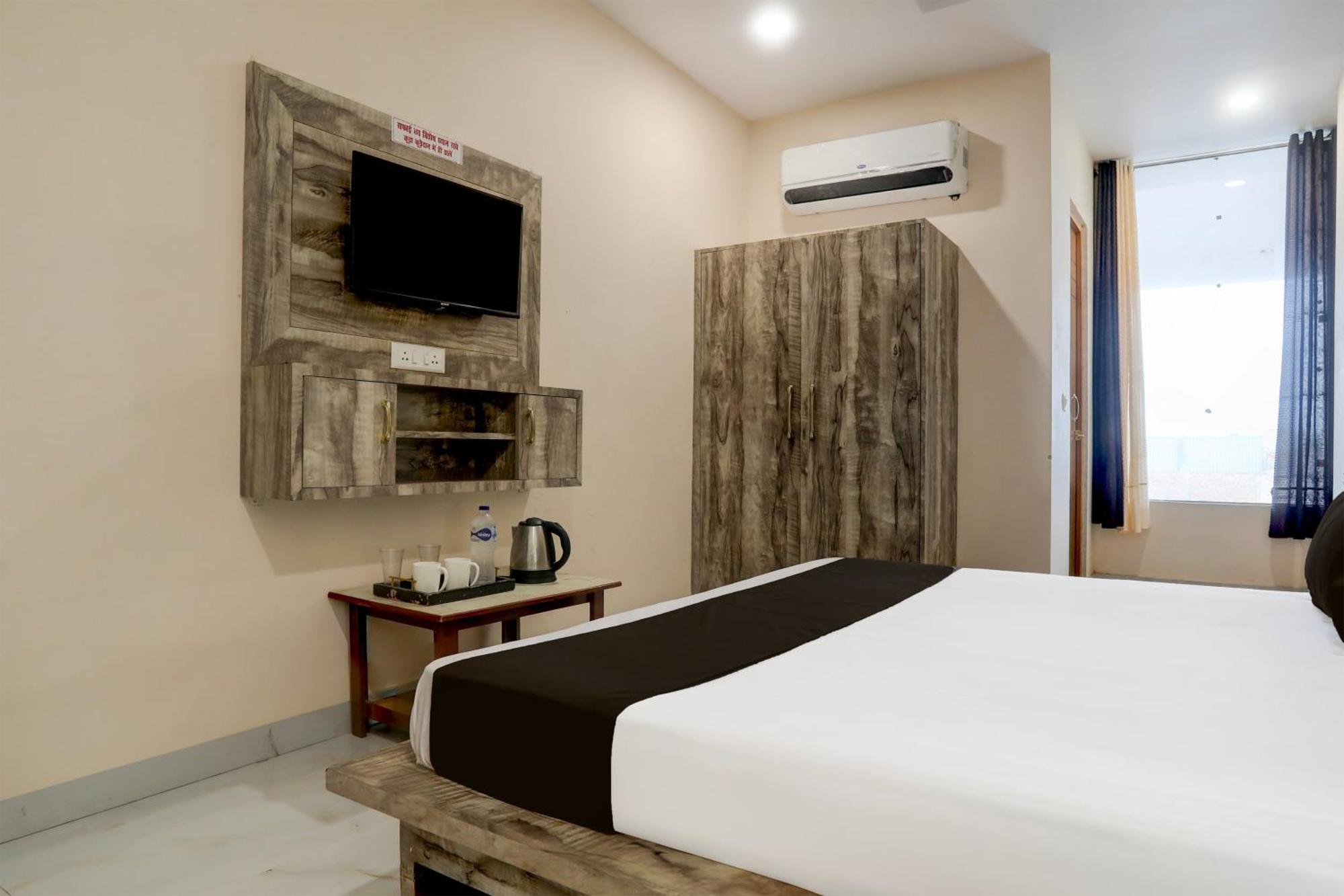 Hotel O Rana Hotel & Restaurant Мирут Екстериор снимка